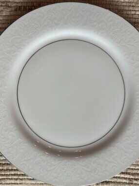 Mikasa Fine China Bridal Veil Dinner Plate